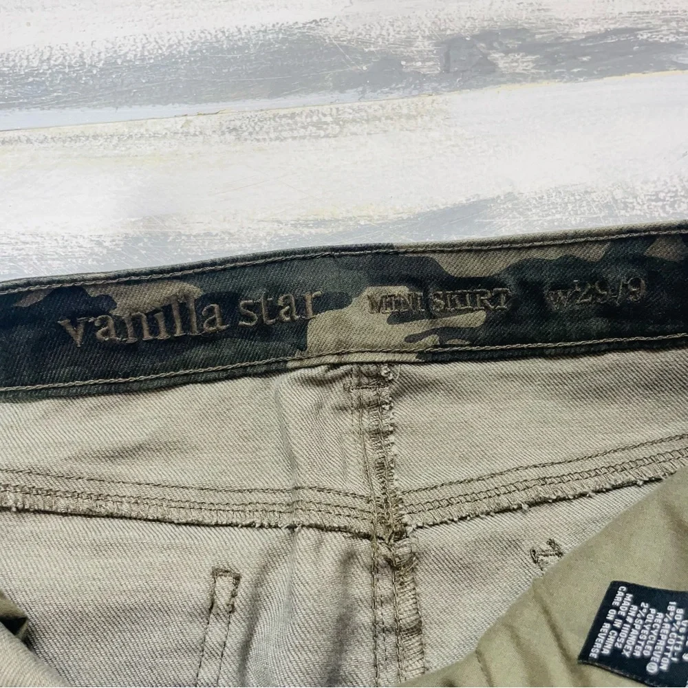 Vanilla Star Camouflage Denim Mini Raw Hem Button Fly Skirt Women’s Size 29/9